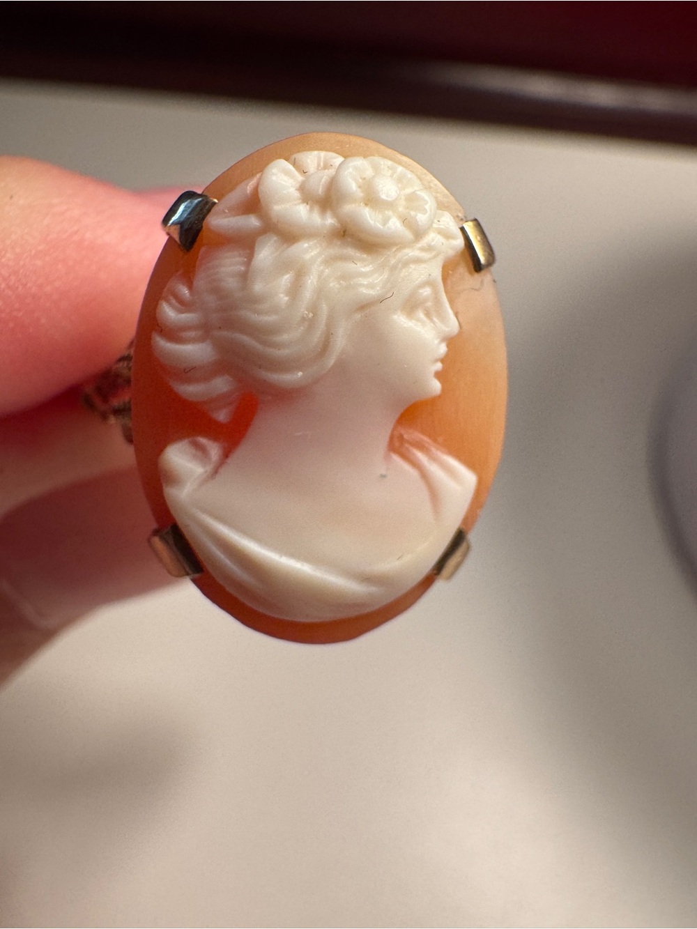 10k Genuine Art Deco Shell Floral Cameo Ring